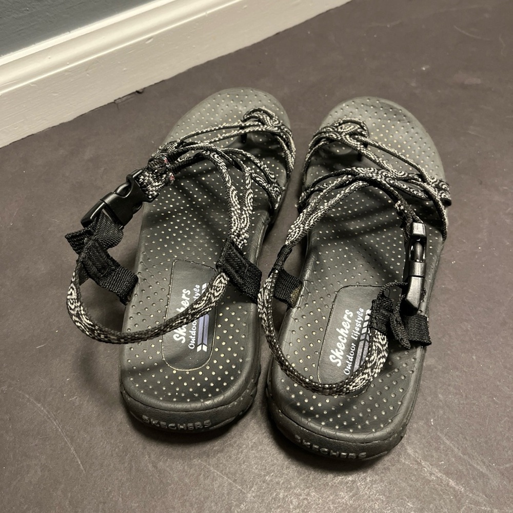 Skechers Outdoor Lifestyle Strappy Sandals Women's Size 9 Buckle Black/Gray - Picture 5 of 7